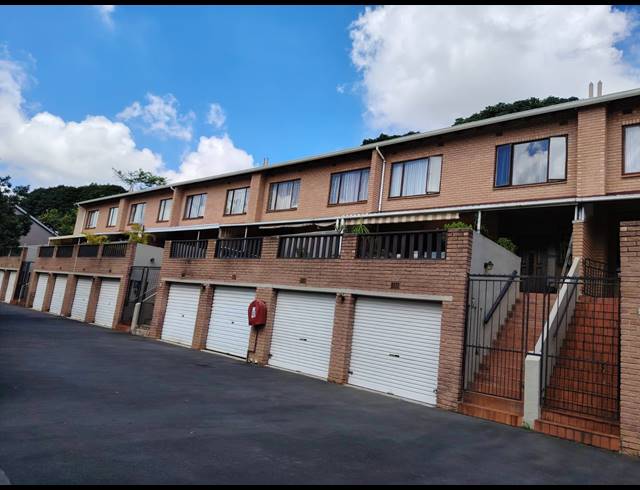 3 BEDROOM TOWNHOUSE FOR SALE IN THE WOLDS